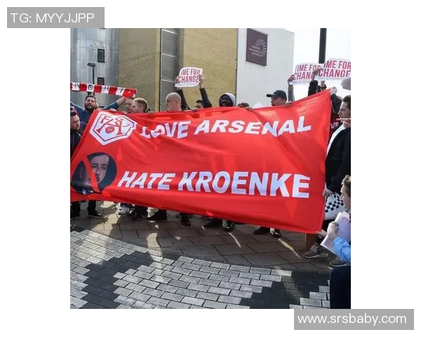 香港一号足球球星是谁 盘点香港足坛顶级球员及其成就